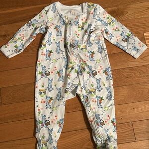 Roller Rabbit brand 3-6 m baby one piece rabbit Easter themed onesie sleeper